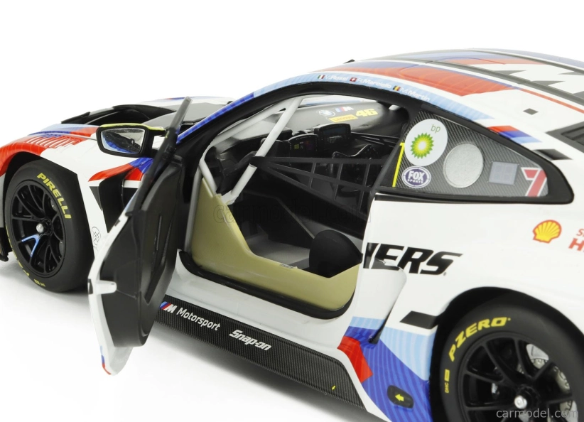 Minichamps BMW 4-series M4 Gt3 Team Wrt N 46 12h Bathurst 2024 Valentino Rossi - Maxime Martin - Raffaele Marciello 1:18 Bílá
