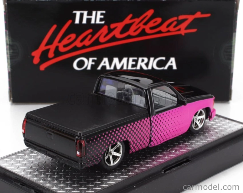 M2-machines Chevrolet C-1500 Ss 454 Pick-up 1992 1:64 Pink Black