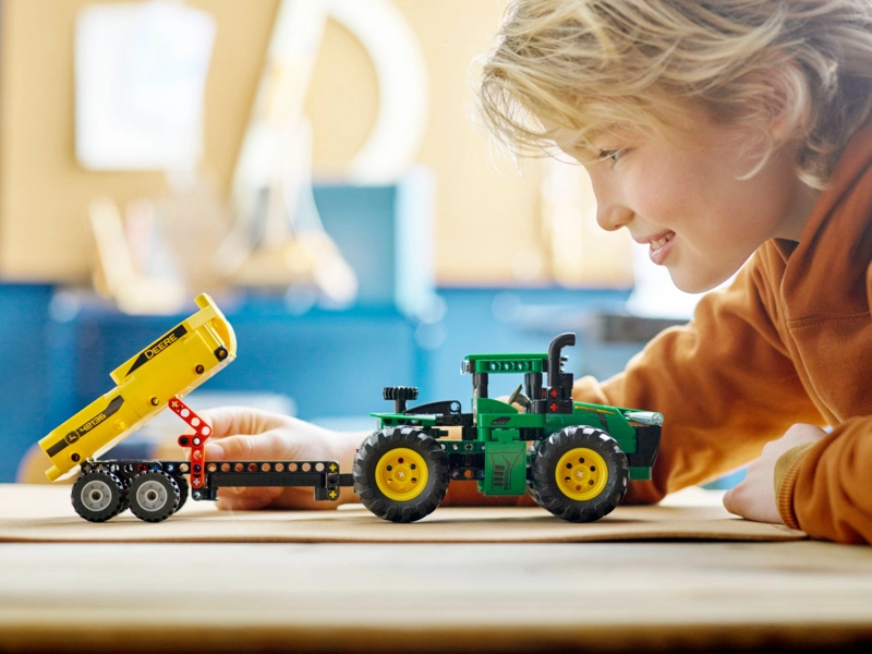 LEGO Technic - Traktor John Deere 9620R 4WD