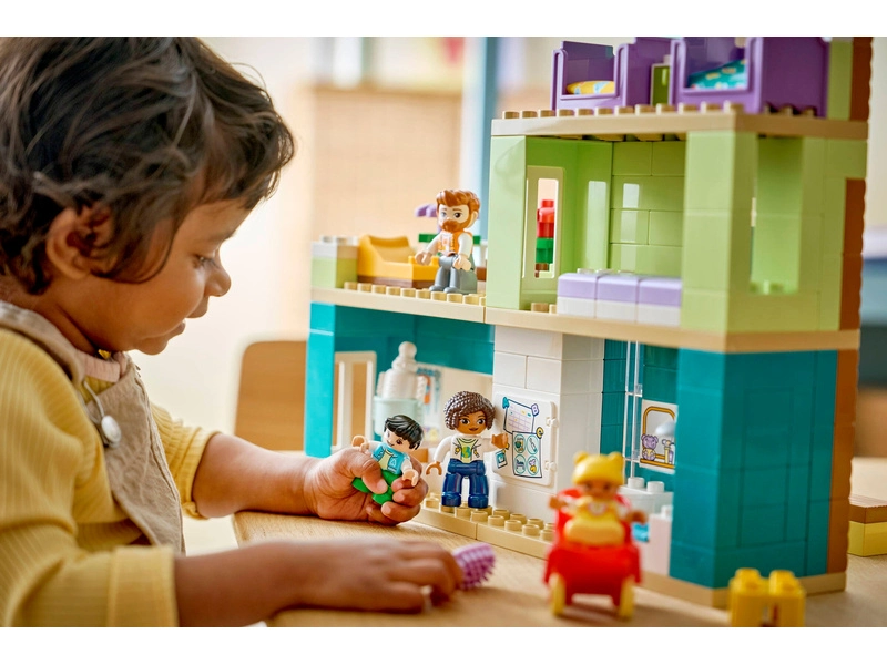 LEGO DUPLO - Moderný rodinný dom 3 v 1 s figúrkami