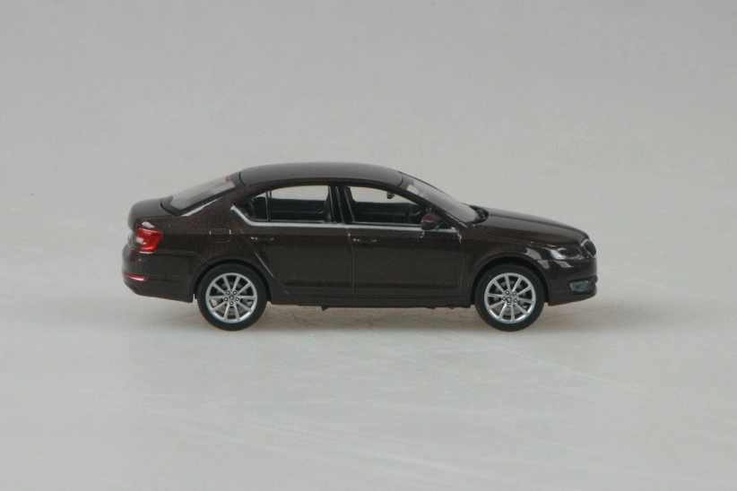 Abrex Škoda Octavia III (2012) 1:43 - Hnedá topásová metalíza