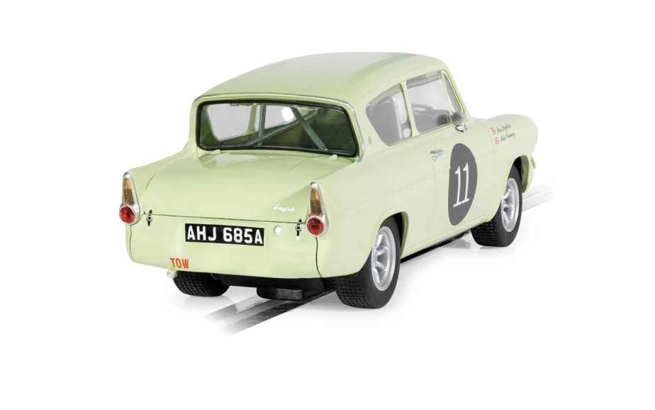 Autíčko Touring SCALEXTRIC C4617 - Ford Anglia 105e - Theo Paphitis (1:32)