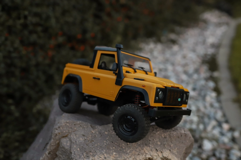 RC auto Land Rover Trail V2 1/12 RTR 4WD, žlutá