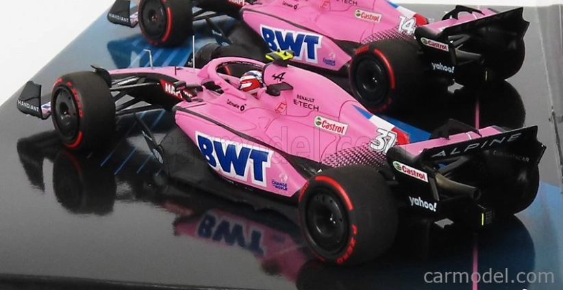 Minichamps Renault F1 Set 2x A522 Team Alpine Bwt N 14 Bahrain GP 2022 Fernando Alonso + N 31 Bahrain GP 2022 Esteban Ocon 1:43 Pink