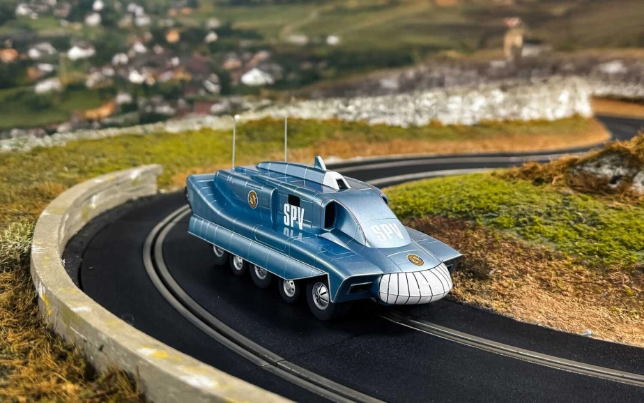 Autíčko Film & TV SCALEXTRIC C4605 - Captain Scarlett SPV (1:32)