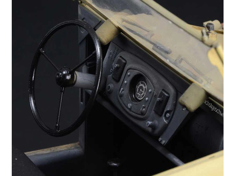 Italeri Kdf.1 Typ 82 Kübelwagen (1:9)
