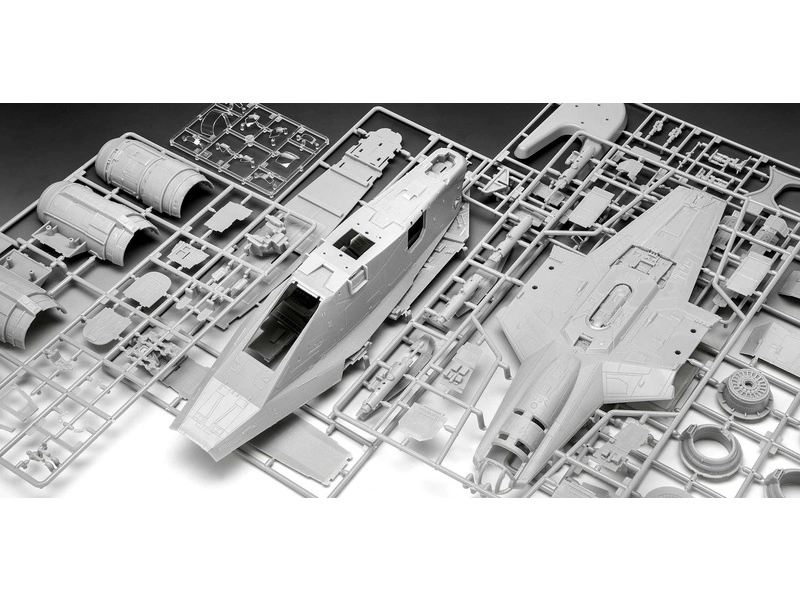 Revell SW – The Mandalorian: Razor Crest Platinum Edition (1:72) (darčeková súprava)