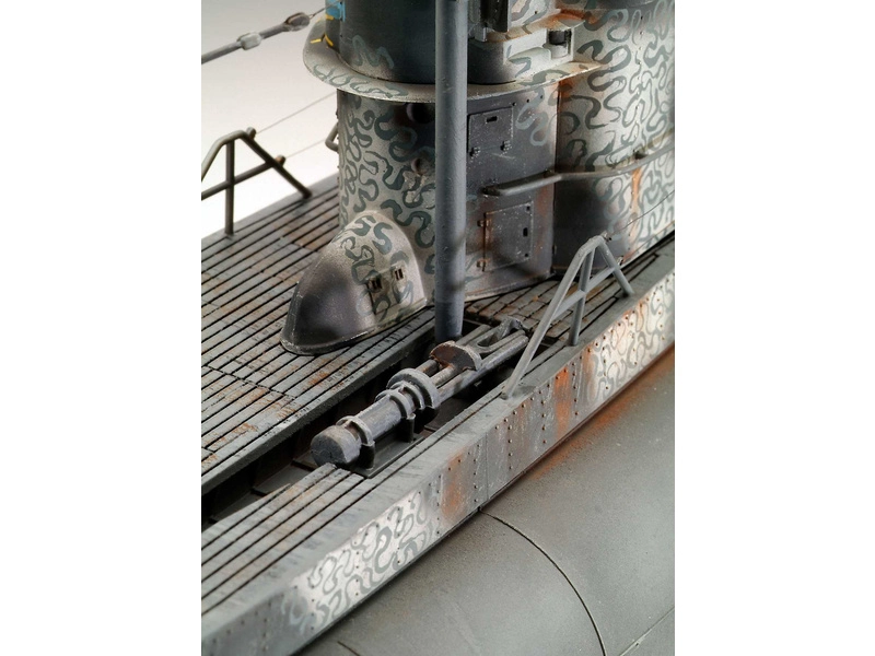 Revell ponorka typ VII C/41 (Platinum Edition) (1:72)