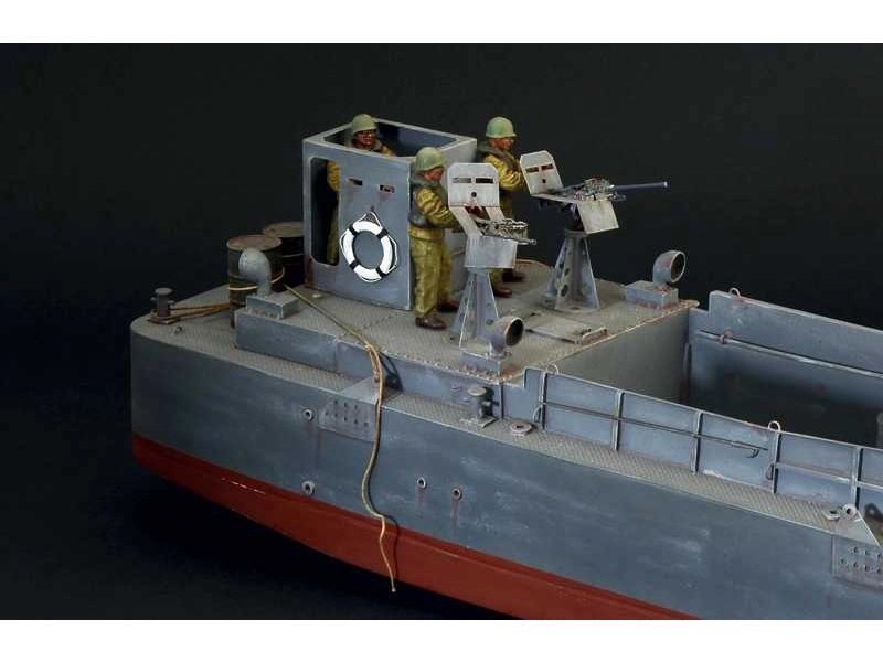 Italeri LCM3 (1:35)
