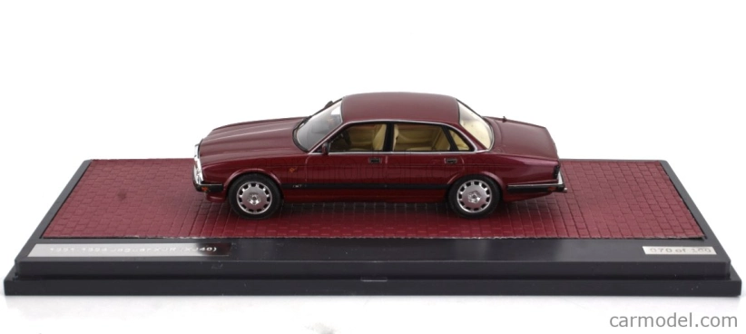 Modely v mierke Matrix Jaguar Xjr (xj40) 1991 1:43 Červená