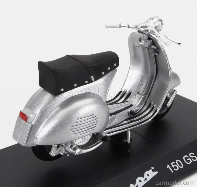 Edicola Piaggio Vespa 150 Gs 1955 1:18 strieborná