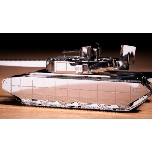 Ocelová stavebnice tank Oplot T-84