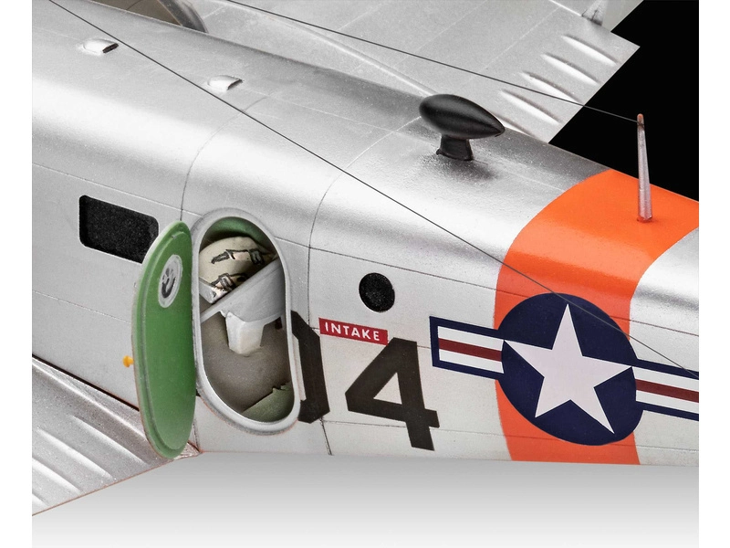 Revell Beechcraft Model 18 (1:48) (súprava)