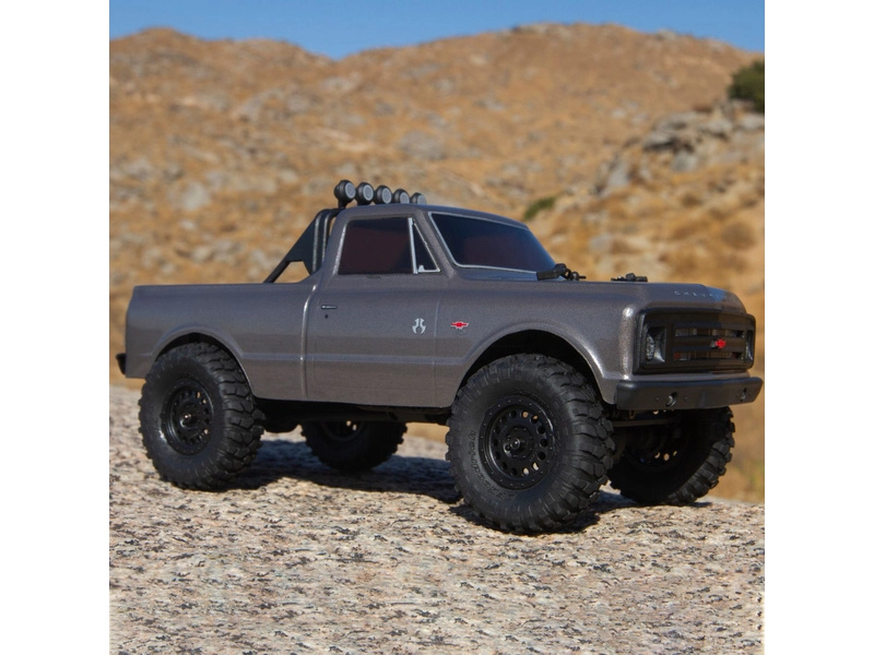 Axial SCX24 Chevrolet C10 1967 1:24 4WD RTR strieborný