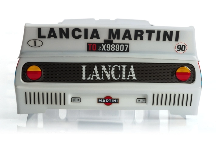 Karoséria lakovaná, Lancial 037 EVO2 Martini, nálepky, príslušenstvo (200mm)