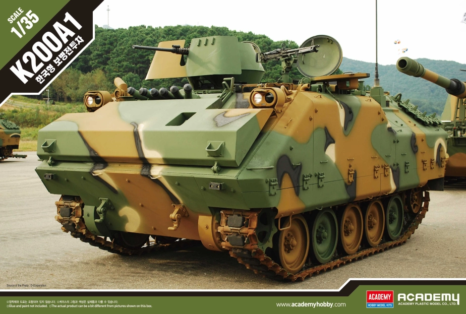 Model Kit military 13292 - R.O.K. ARMY K200 A1 (1:35)