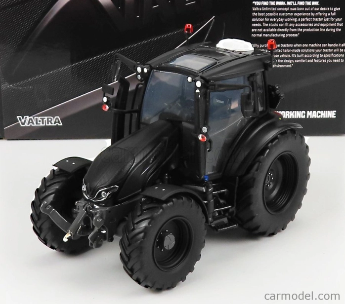 Universal hobbies Valtra G135 Tractor Unlimited 2017 1:32 čierna sivá