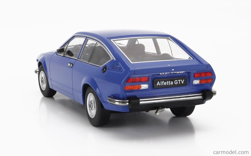 Alfa romeo Alfetta 2000 Gtv 1976 v mierke 1:18 modrá