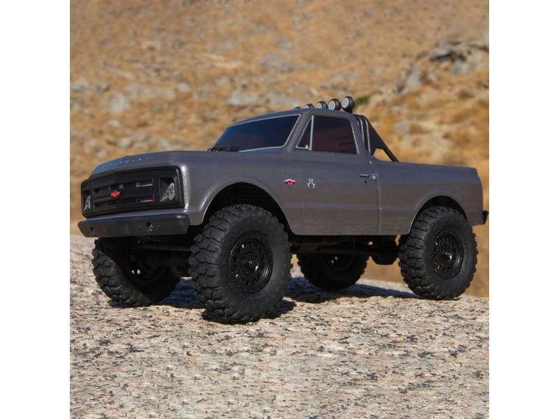 Axial SCX24 Chevrolet C10 1967 1:24 4WD RTR strieborný