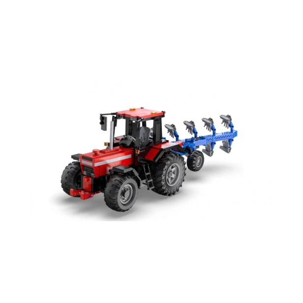 RC stavebnice Traktor s pluhem