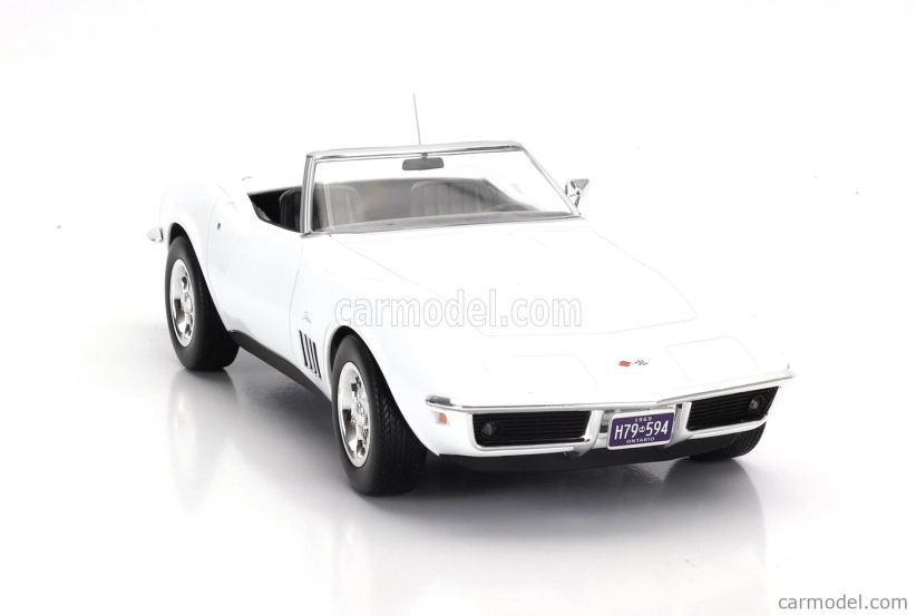 Norev Chevrolet Corvette Cabrio 1969 1:18 biely