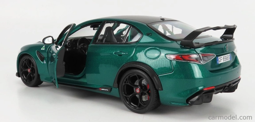 Bburago Alfa Romeo Giulia Gtam 2020 1:18 Verde Montreal – Green Met