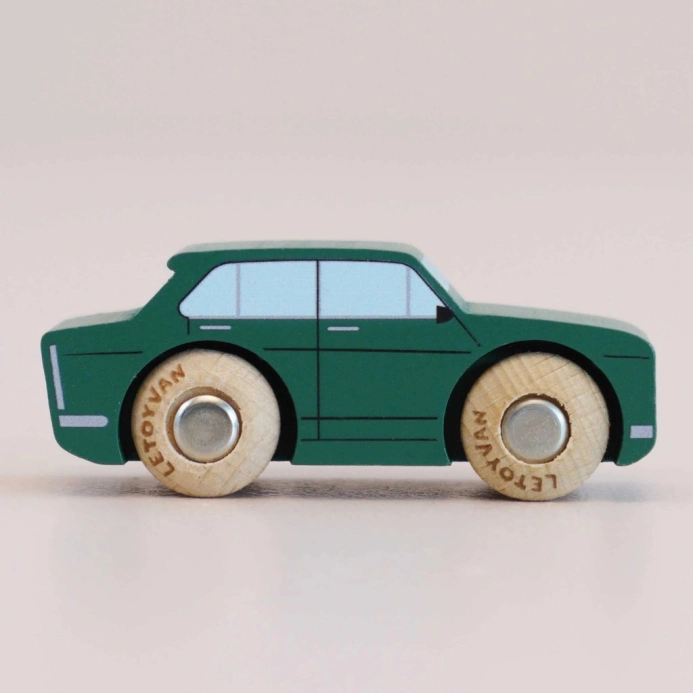 Le Toy Van Drevené autíčko Tommy