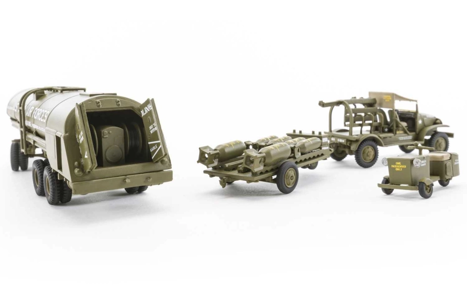 Airfix dioráma USAAF 8th Airforce Bomber Resupply súprava (1 : 72)