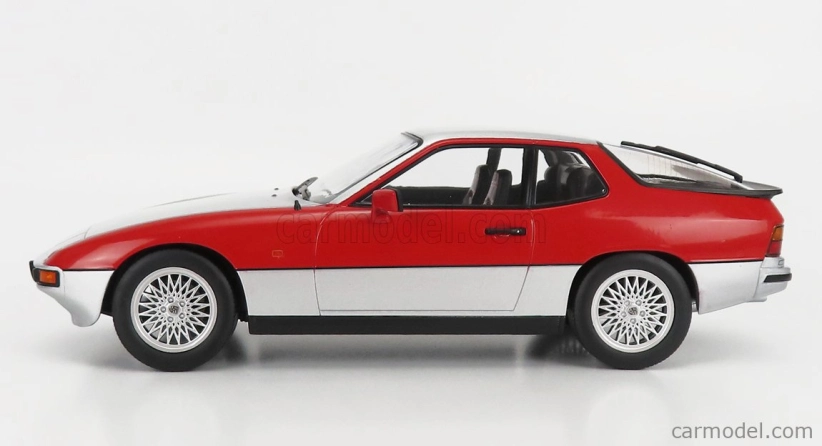 Porsche 924 Turbo Coupe 1986 v mierke 1:18 strieborno-červená