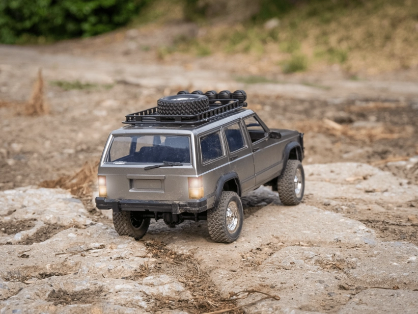 RC auto SUV Legend 4x4 1:12 4WD, strieborná + náhradná batéria