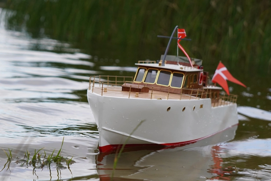 DMI Admiral 1:20