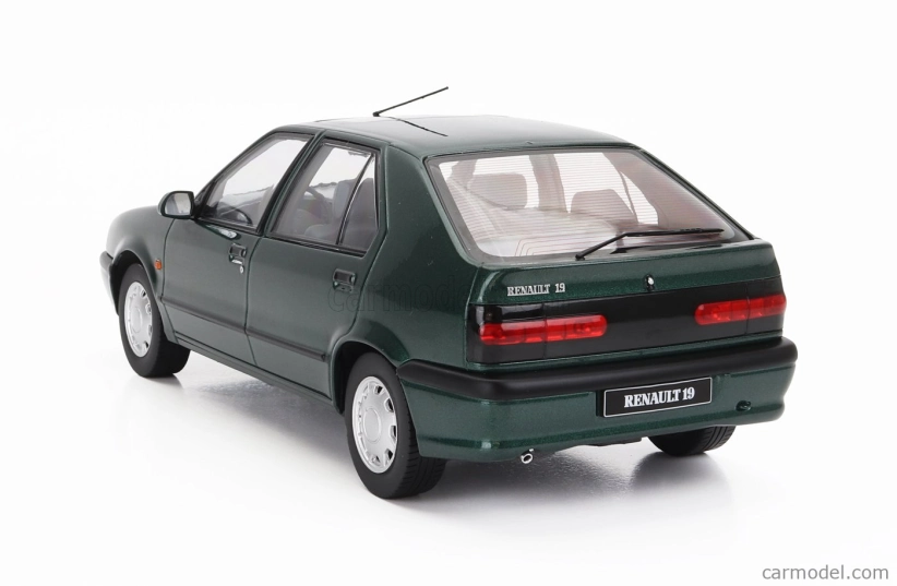 Triple9 Renault R19 1994 1:18 Britská Zelená