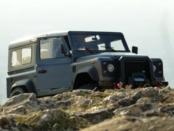 RC auto Land Rover Defender D110 Wagon 1:8, RTR
