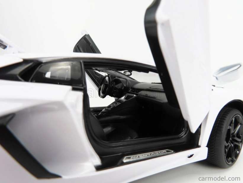 Rastar Lamborghini Aventador Lp700-4 2011 1:18 Bílá
