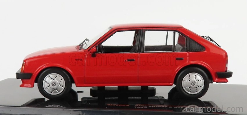 Ixo-models Opel Kadett D Gt/e 1984 1:43 Červená
