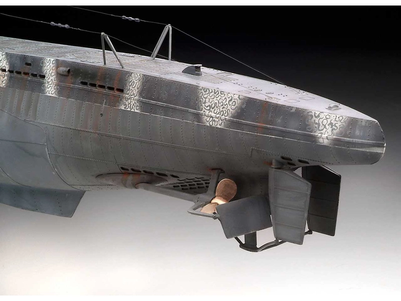 Revell ponorka typ VII C/41 (Platinum Edition) (1:72)
