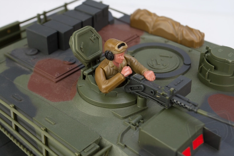 M1A1 Abrams 1:20 RC tank 2.4 Ghz vodeodolný podvozok