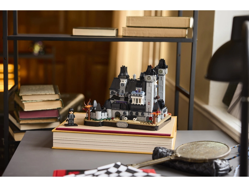 LEGO Wednesday - Akademie Nevermore