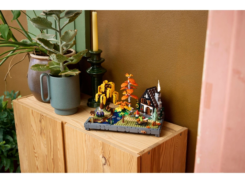 LEGO Icons - Chata a podzimní zahrada