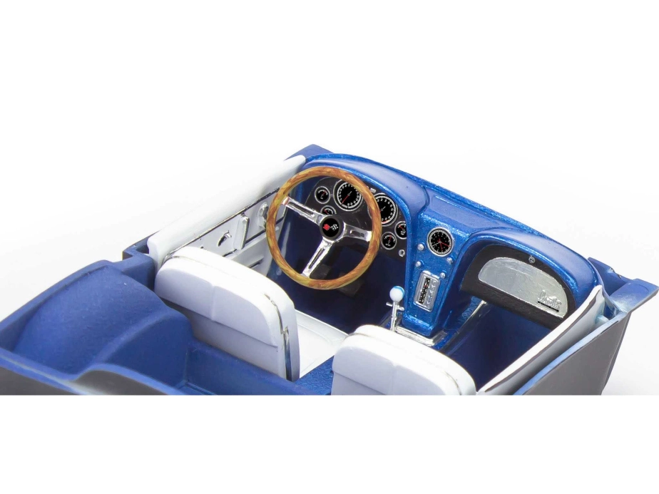 Plastic ModelKit MONOGRAM auto 4517 - 1967 Corvette Sting Ray Sport Coupe 2N1 (1:25)