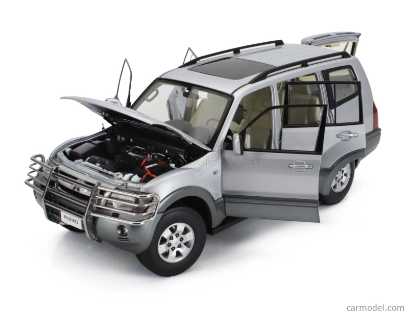 Sun-star Mitsubishi Pajero 3.5l V6 V73 2006 1:18 Silver Grey