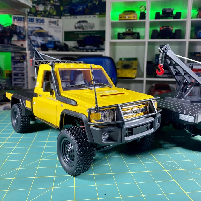 RC auto Land Cruiser Toyota s navijakom, červené | RCprofi.sk