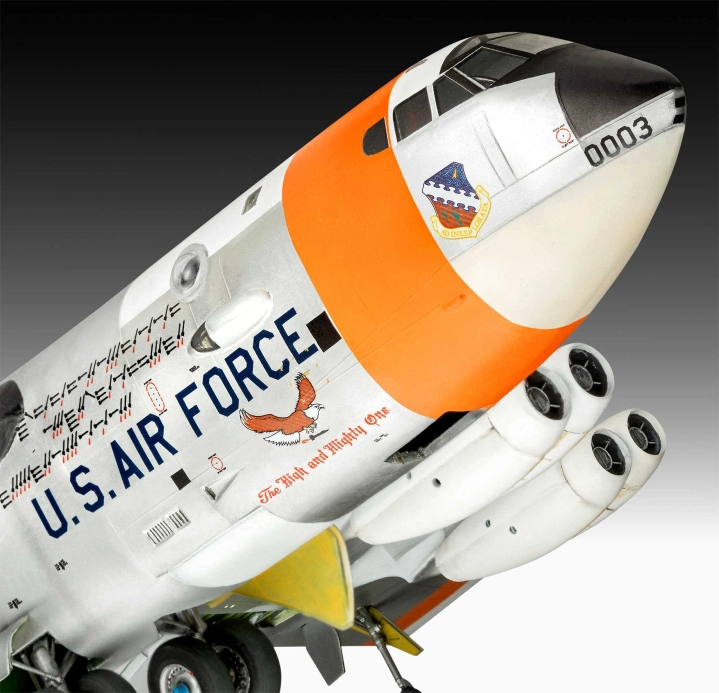 Plastic ModelKit letadlo 03793 - B-52D Stratofortress "Platinum Edition" (1:72)