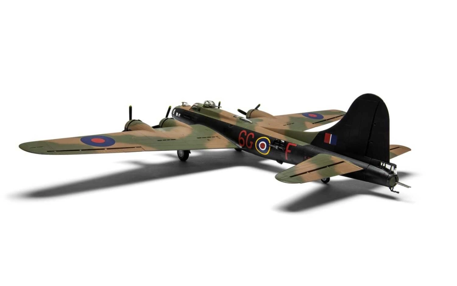 Classic Kit lietadlo A08018A - Boeing B-17G / Fortress Mk.III (1:72)