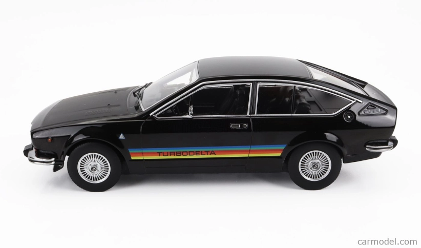 Alfa romeo Alfetta 2000 Gtv Turbodelta 1979 v mierke 1:18 2 tóny čierna