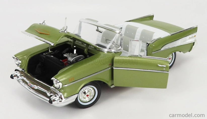 Autoworld Chevrolet Bel Air Cabriolet Open 1957 1:18 Green Met