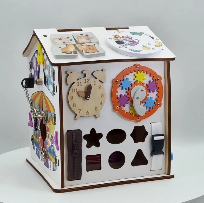 2Kids Toys Activity board Domček biely – poškodený obal