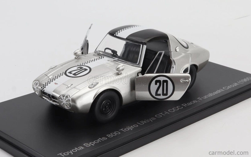 Edicola Toyota 800 Sports Gt-i N 20 Ccc Race Funabashi Circuit 1965 Tojiro Ukiya 1:24 strieborná biela