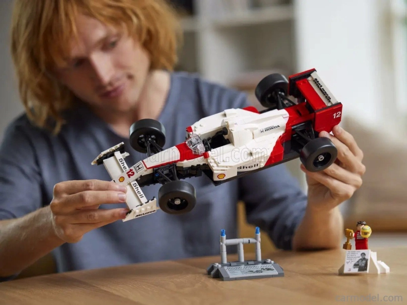 Lego Mclaren F1 Mp4/4 N 12 Ayrton Senna 1988 Majster sveta - 693 Pezzi - 693 ks 1:14 červená biela