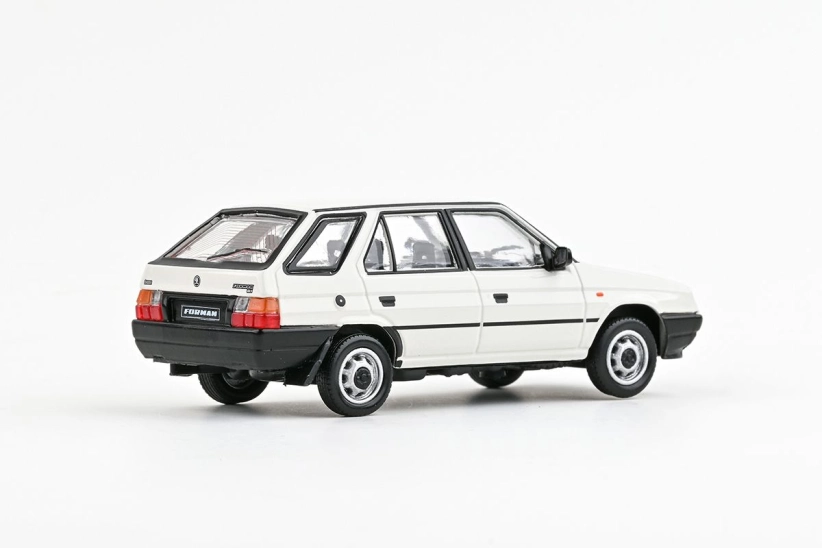 Abrex Škoda Forman (1993) 1:43 - Biela labuť